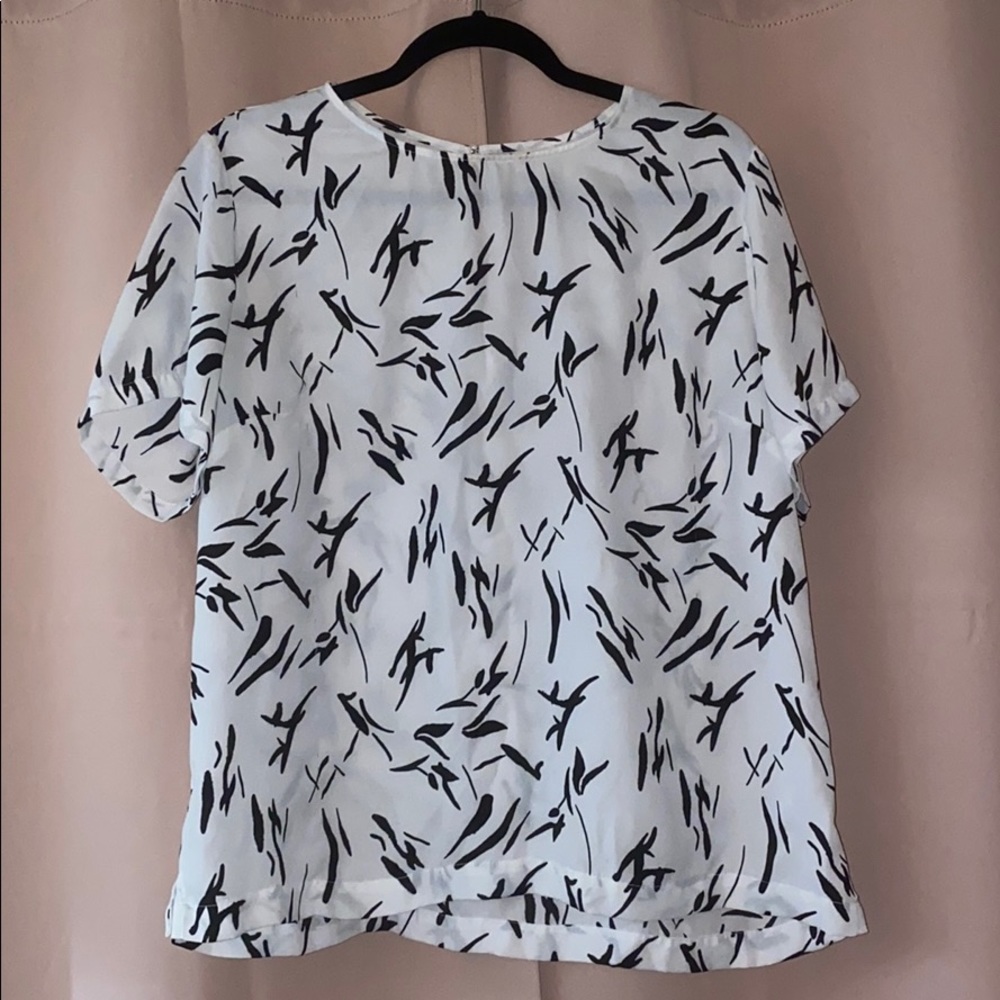 White short sleeve blouse